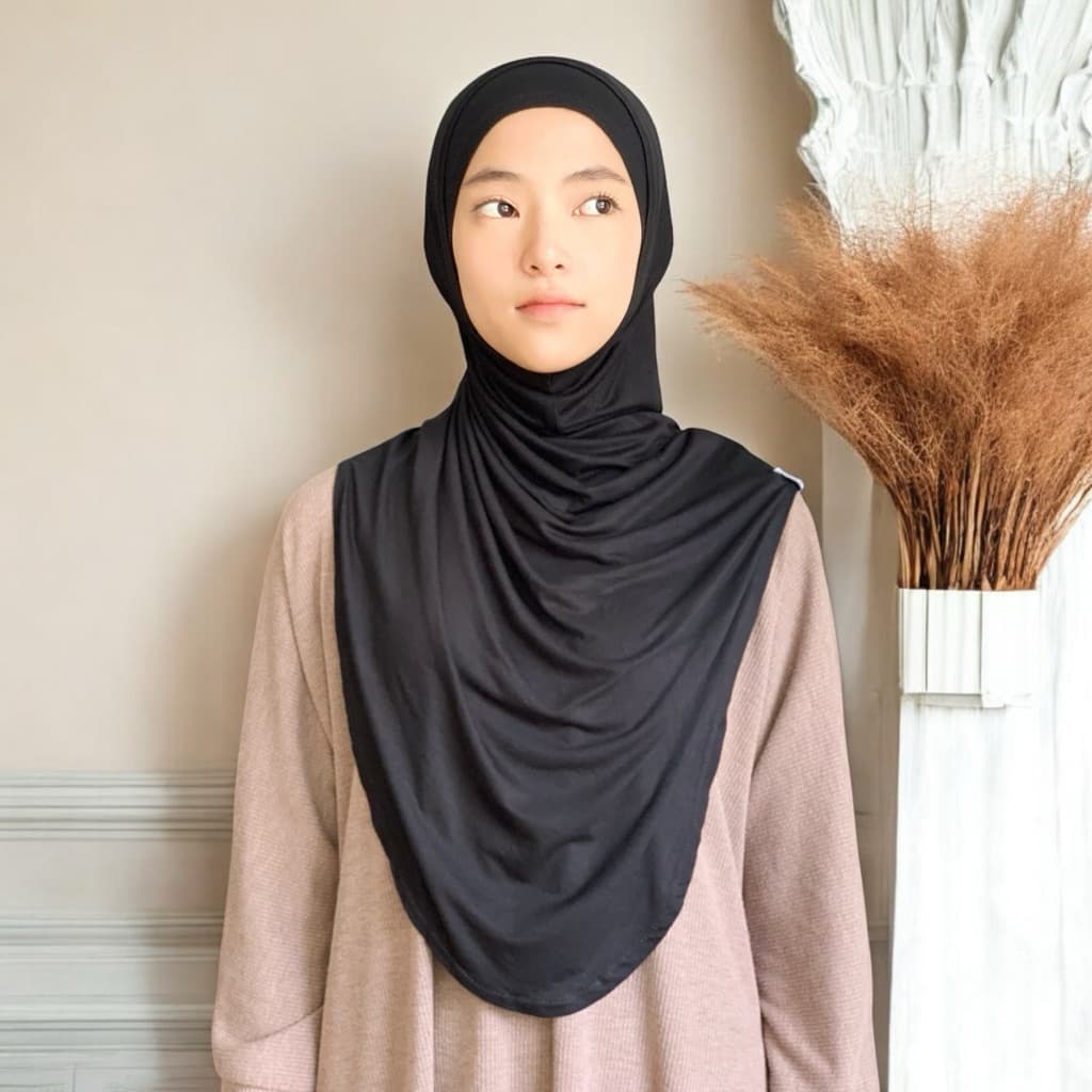 GLEASYM -  Nafa ‘Black’ Daily Hijab Instan Kaos Oval Syar’i Rayon Premium Super Adem
